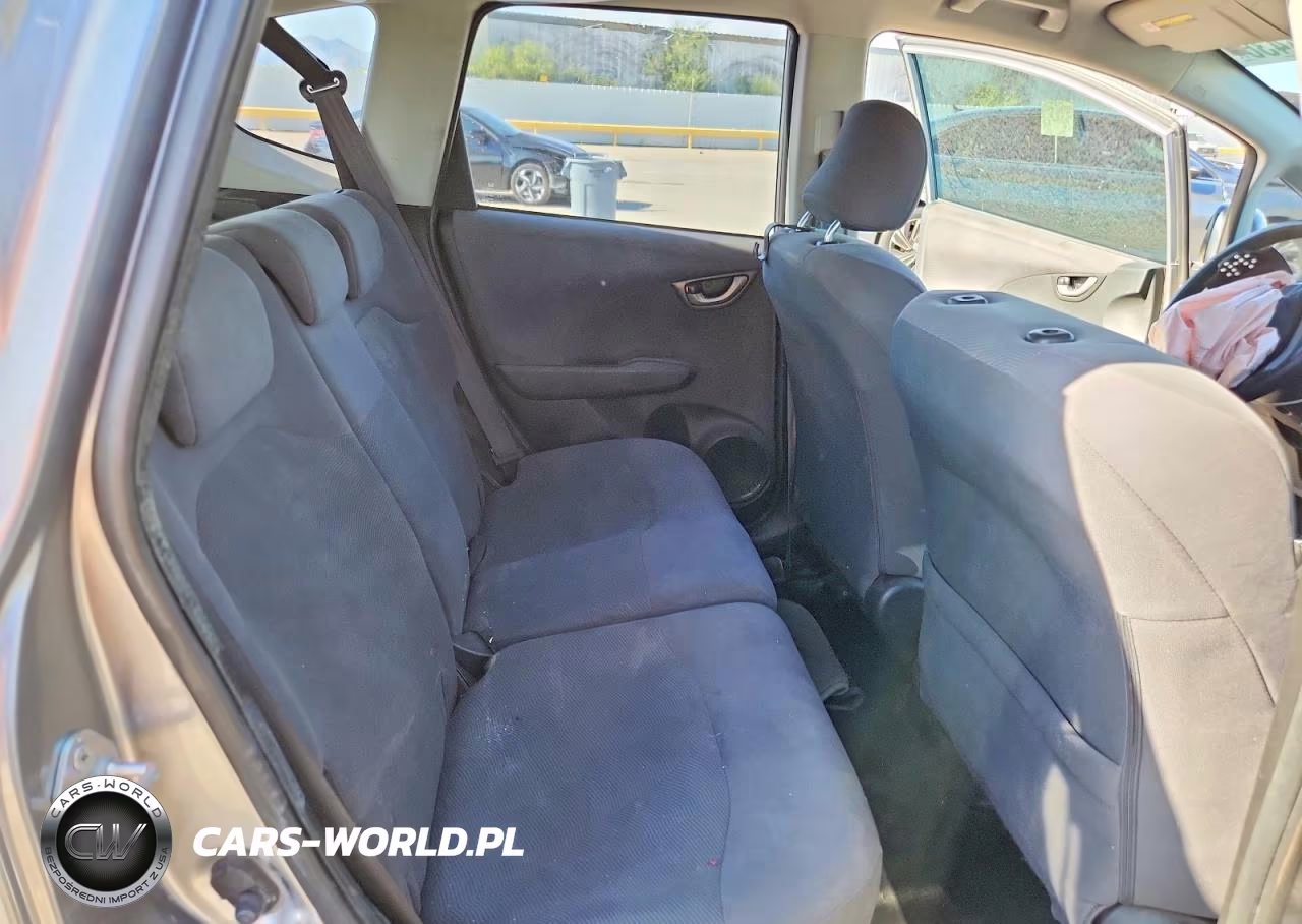 2010 Honda Fit VIN:JHMGE8H22AC010094 - 10