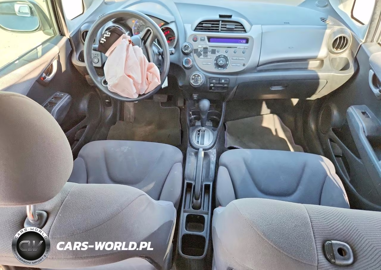 2010 Honda Fit VIN:JHMGE8H22AC010094 - 8