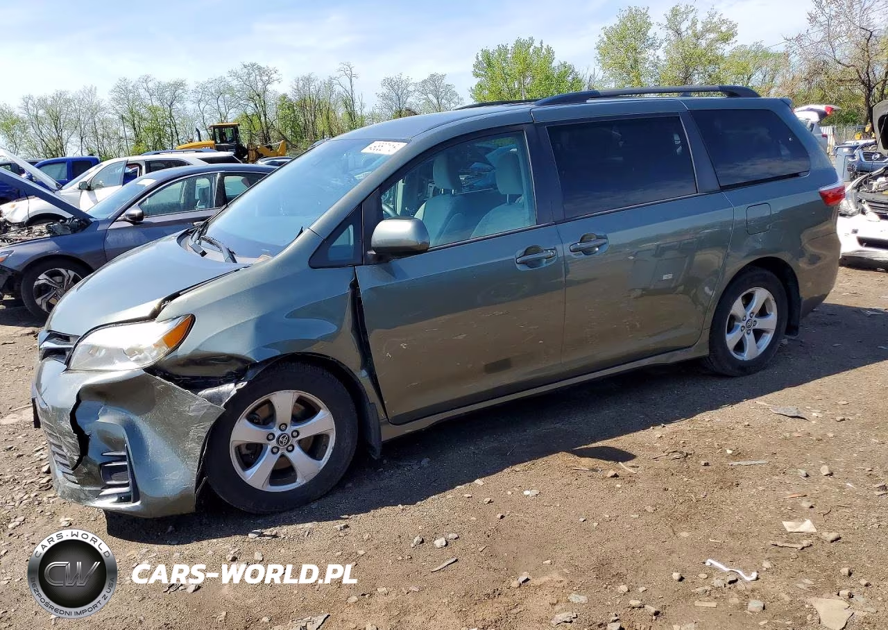 2019 Toyota Sienna Le