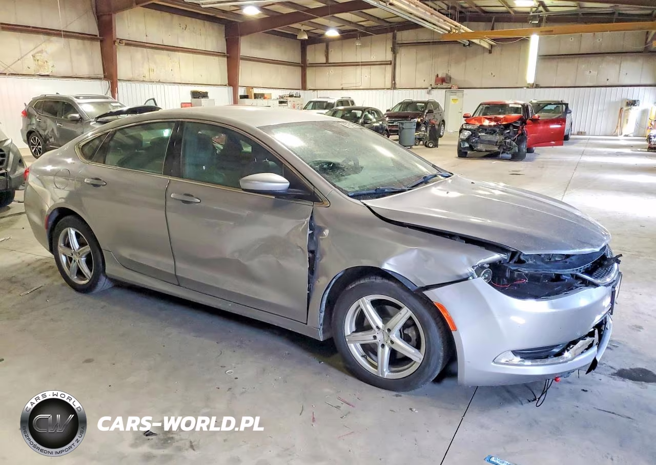 2015 Chrysler 200 Limited VIN:1C3CCCAB3FN634652 - 4