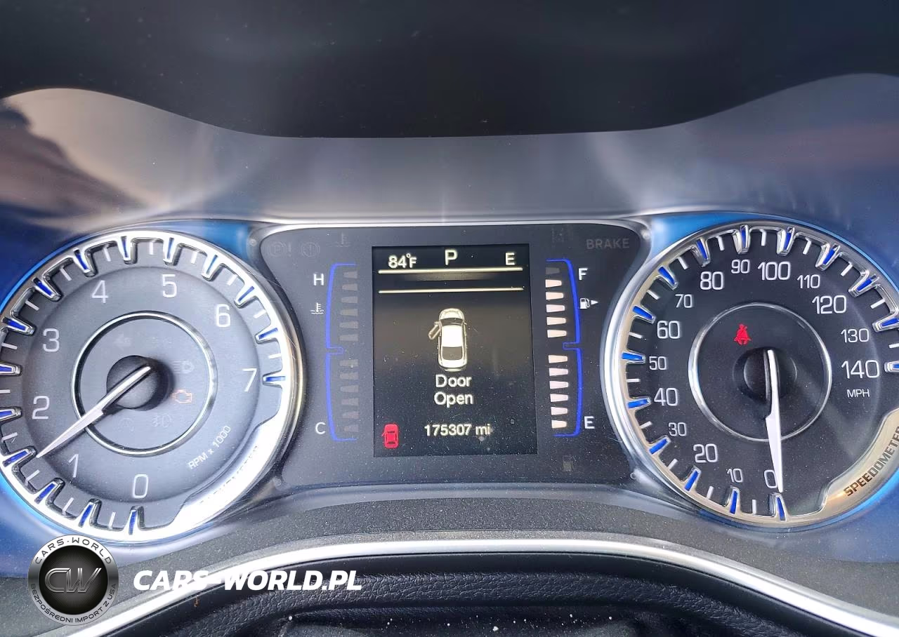 2015 Chrysler 200 Limited VIN:1C3CCCAB3FN634652 - 9