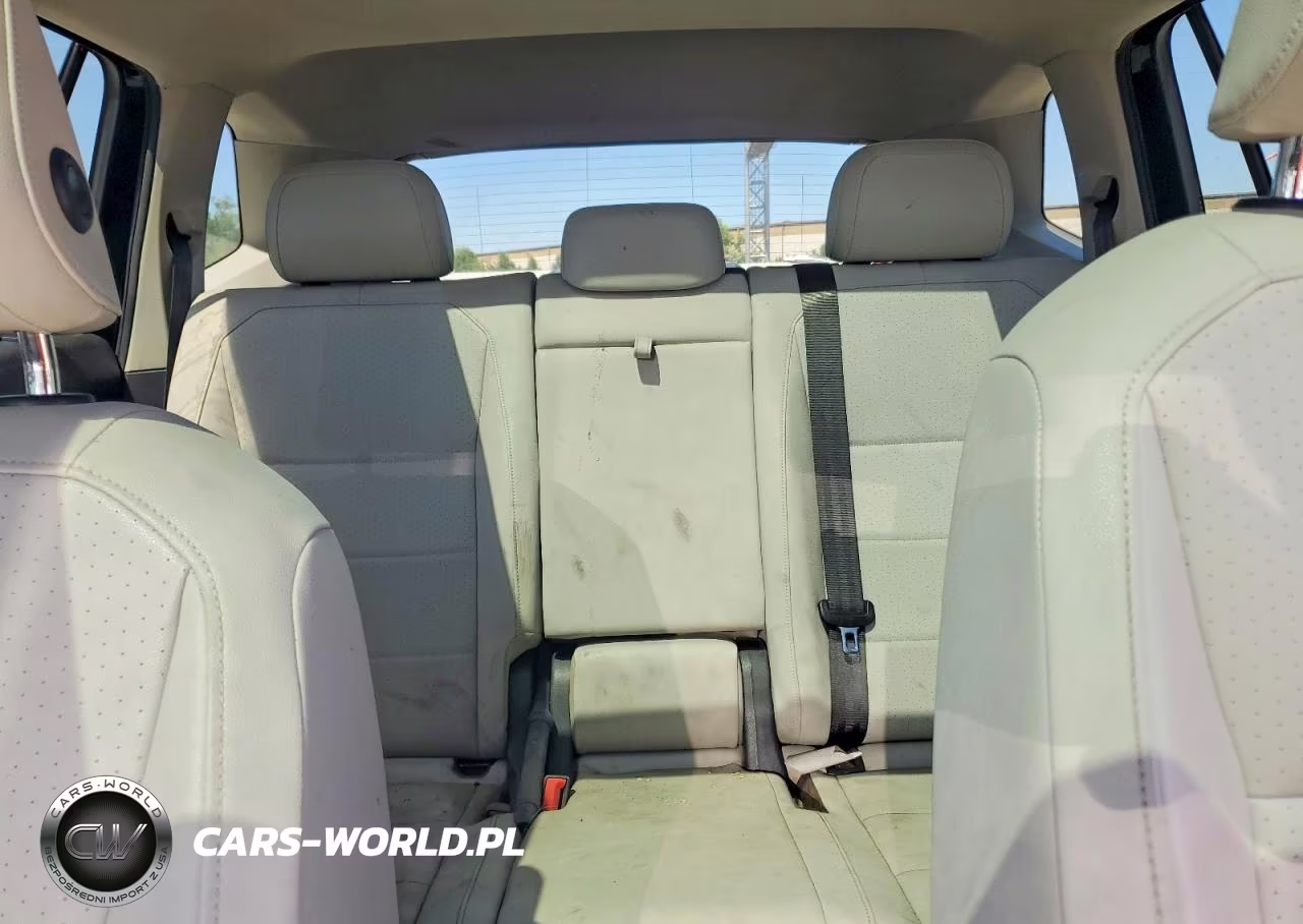 2019 Volkswagen Tiguan VIN:3VV2B7AX4KM110655 - 10