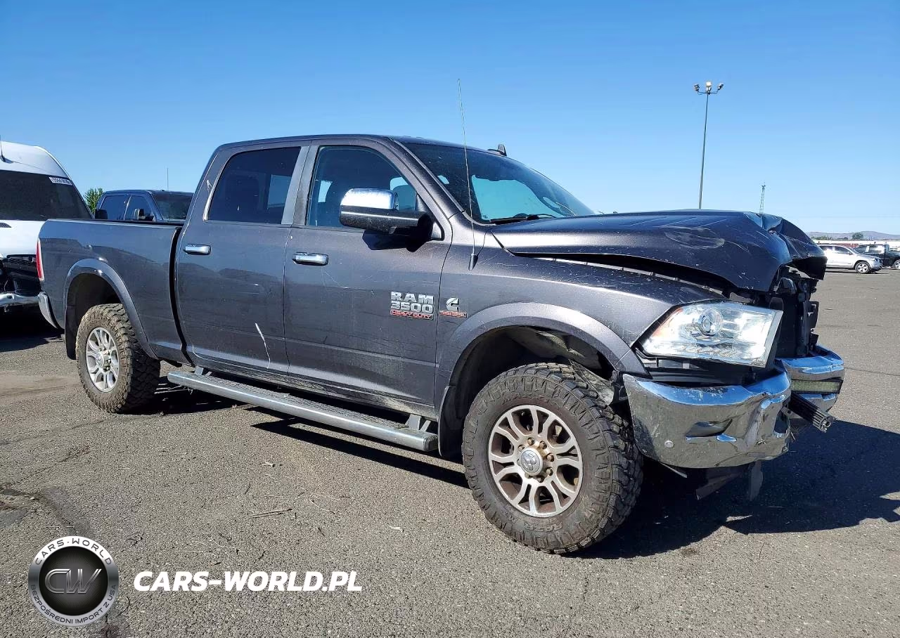 2016 Ram 3500 Laramie VIN:3C63R3EL1GG242784 - 4