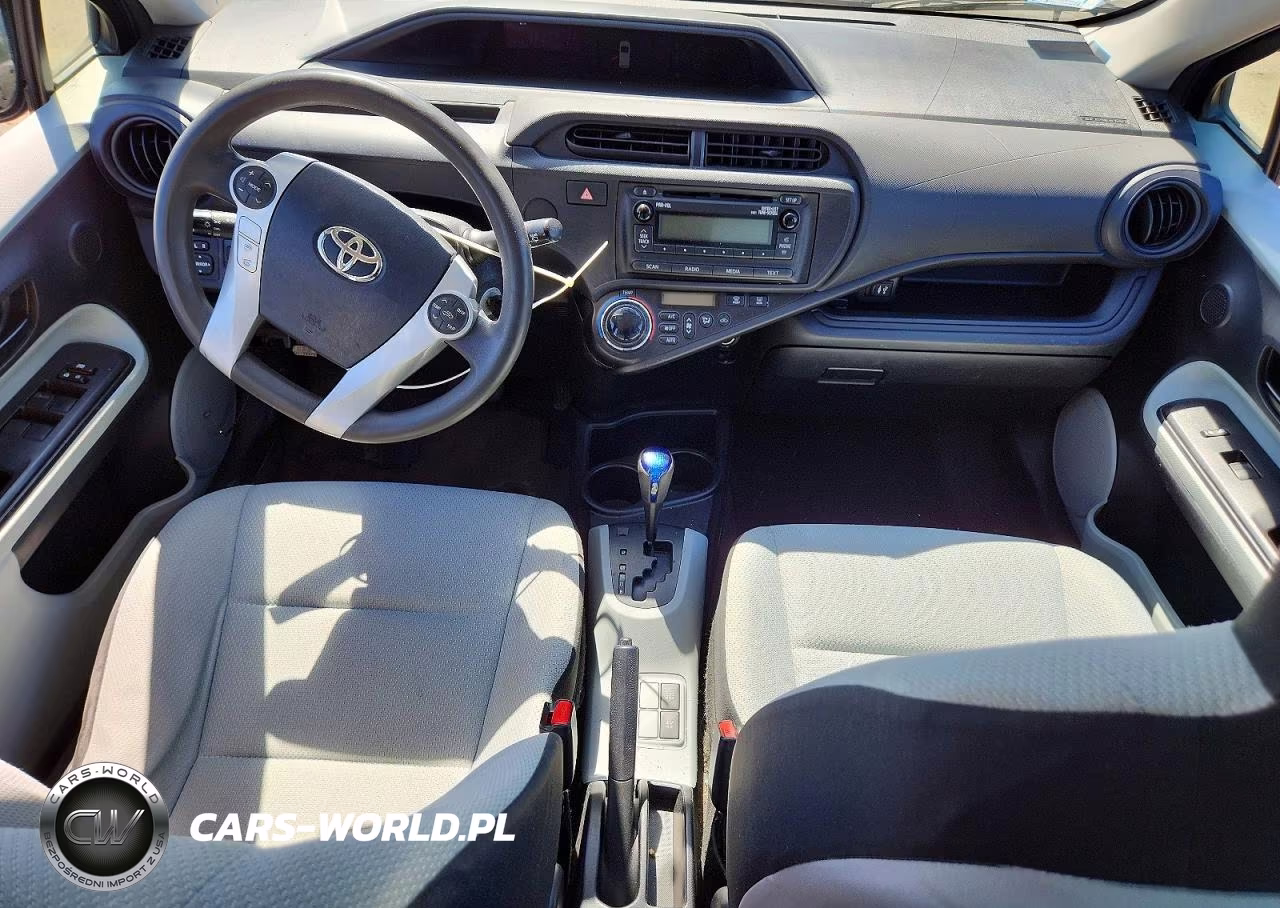 2014 Toyota Prius C One VIN:JTDKDTB30E1572306 - 8