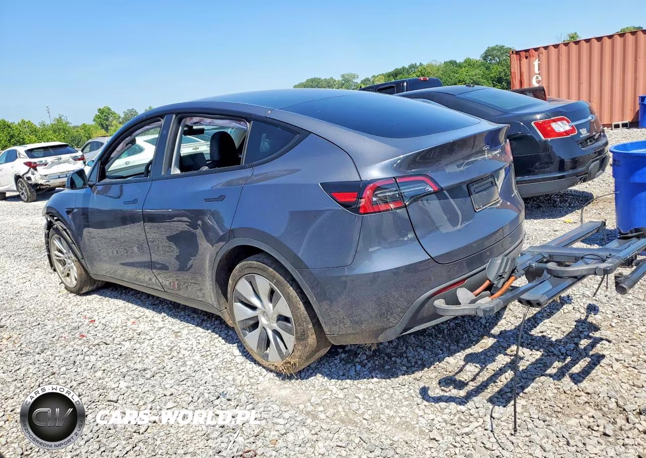 2023 Tesla Model Y VIN:7SAYGDEE1PA136725 - 2