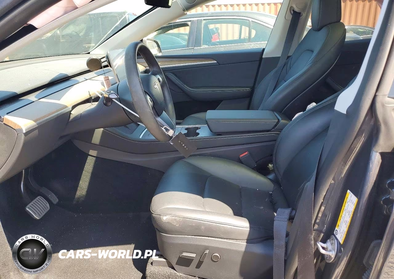 2023 Tesla Model Y VIN:7SAYGDEE1PA136725 - 7