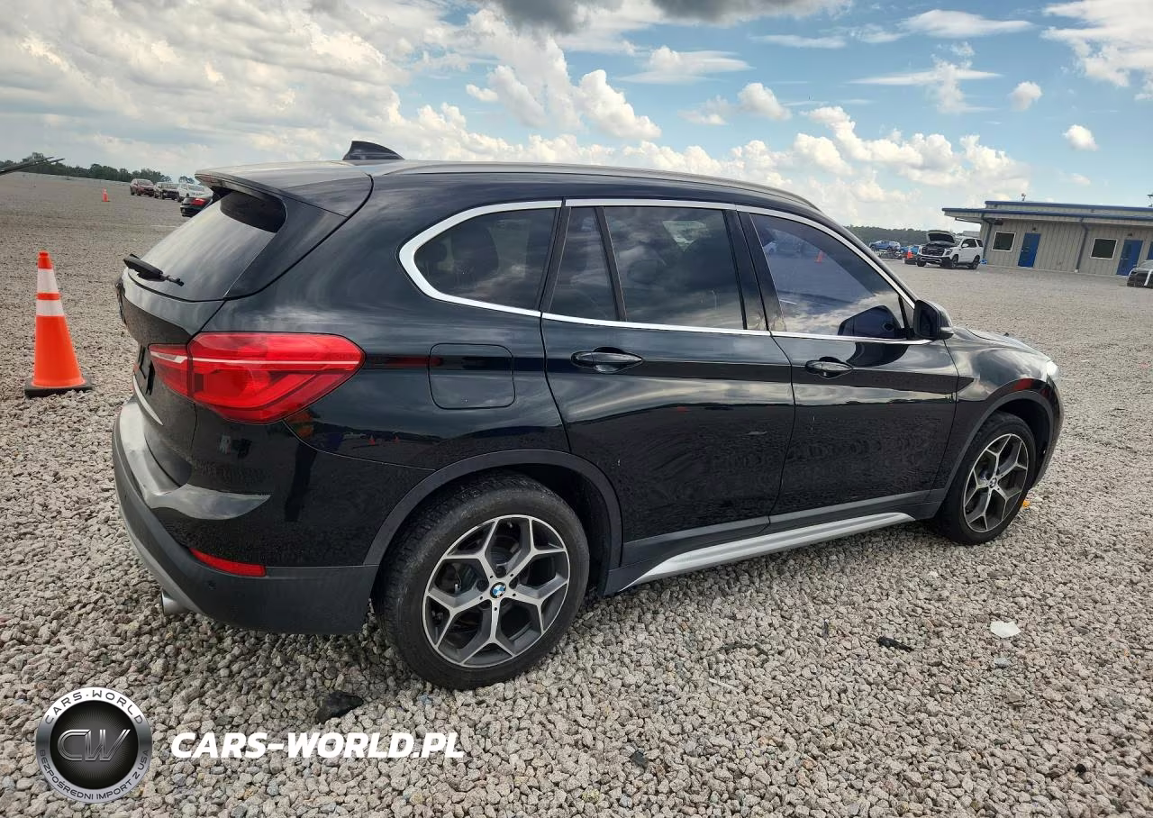 2017 BMW X1 xDrive28I VIN:WBXHT3C32H5F74315 - 3