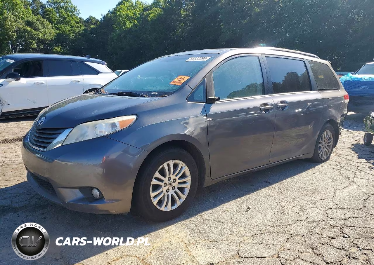 2014 Toyota Sienna Xle 8-Passenger