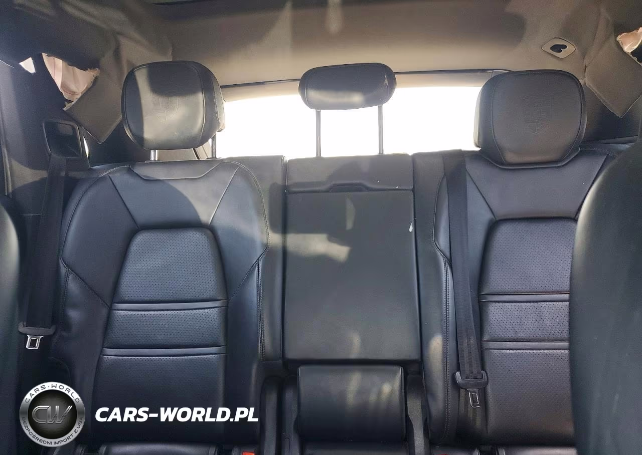 2021 Porsche Cayenne S VIN:WP1AB2AYXMDA27704 - 10