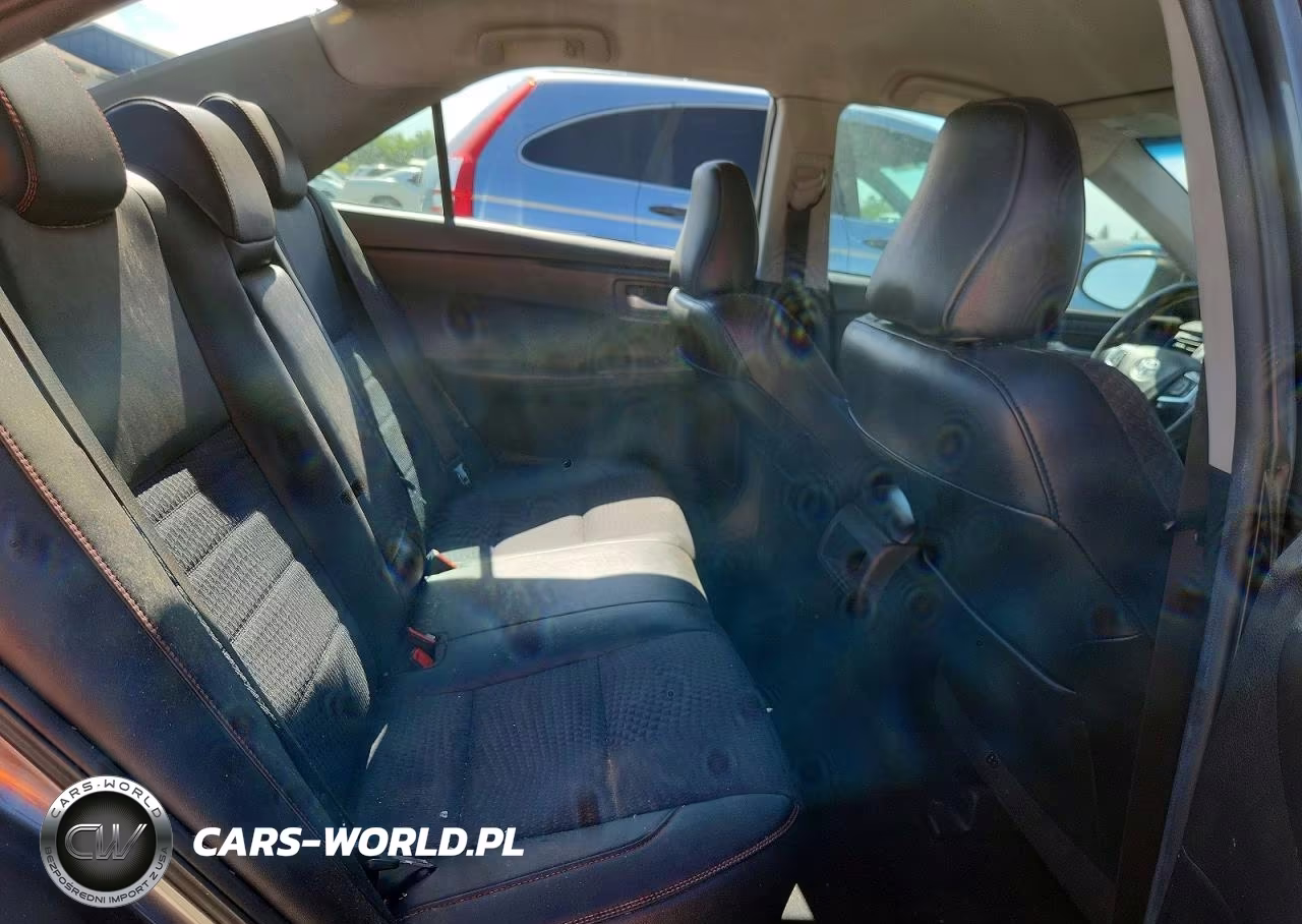 2015 Toyota Camry Hybrid VIN:4T1BD1FK6FU163101 - 10