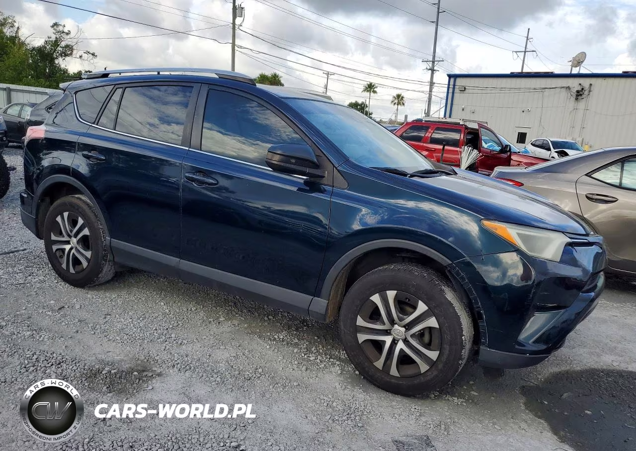 2018 Toyota Rav4 Le VIN:JTMZFREV5JJ168386 - 4