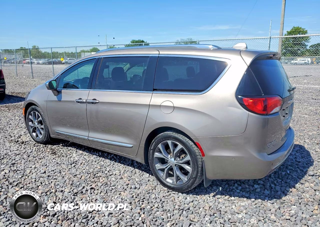 2018 Chrysler Pacifica Limited VIN:2C4RC1GGXJR125196 - 2