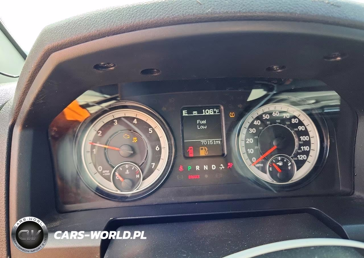 2021 Ram 1500 Classic Tradesman VIN:3C6JR6DG9MG614199 - 9