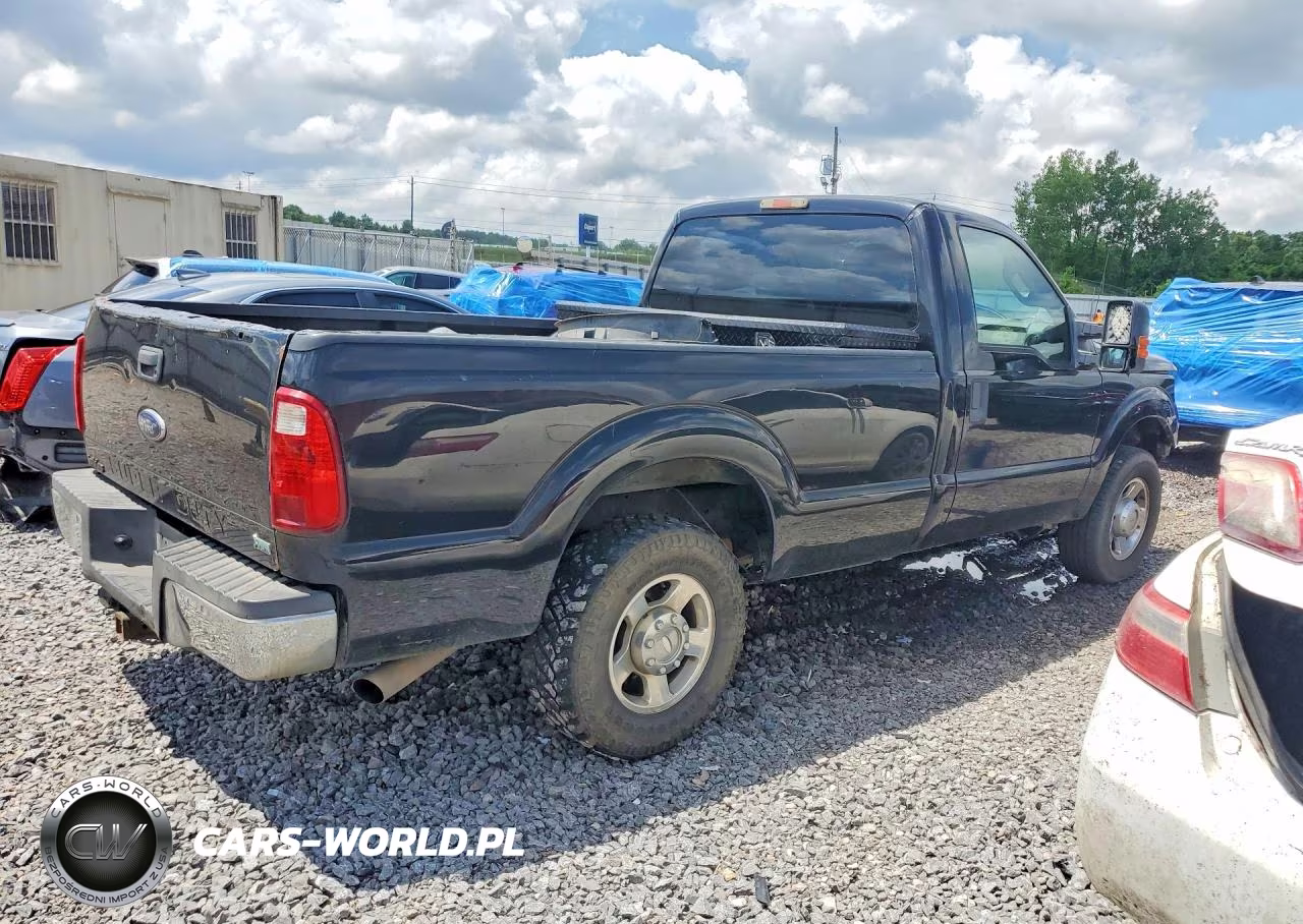 2011 Ford F250 Super Duty VIN:1FTBF2A62BEB33614 - 3