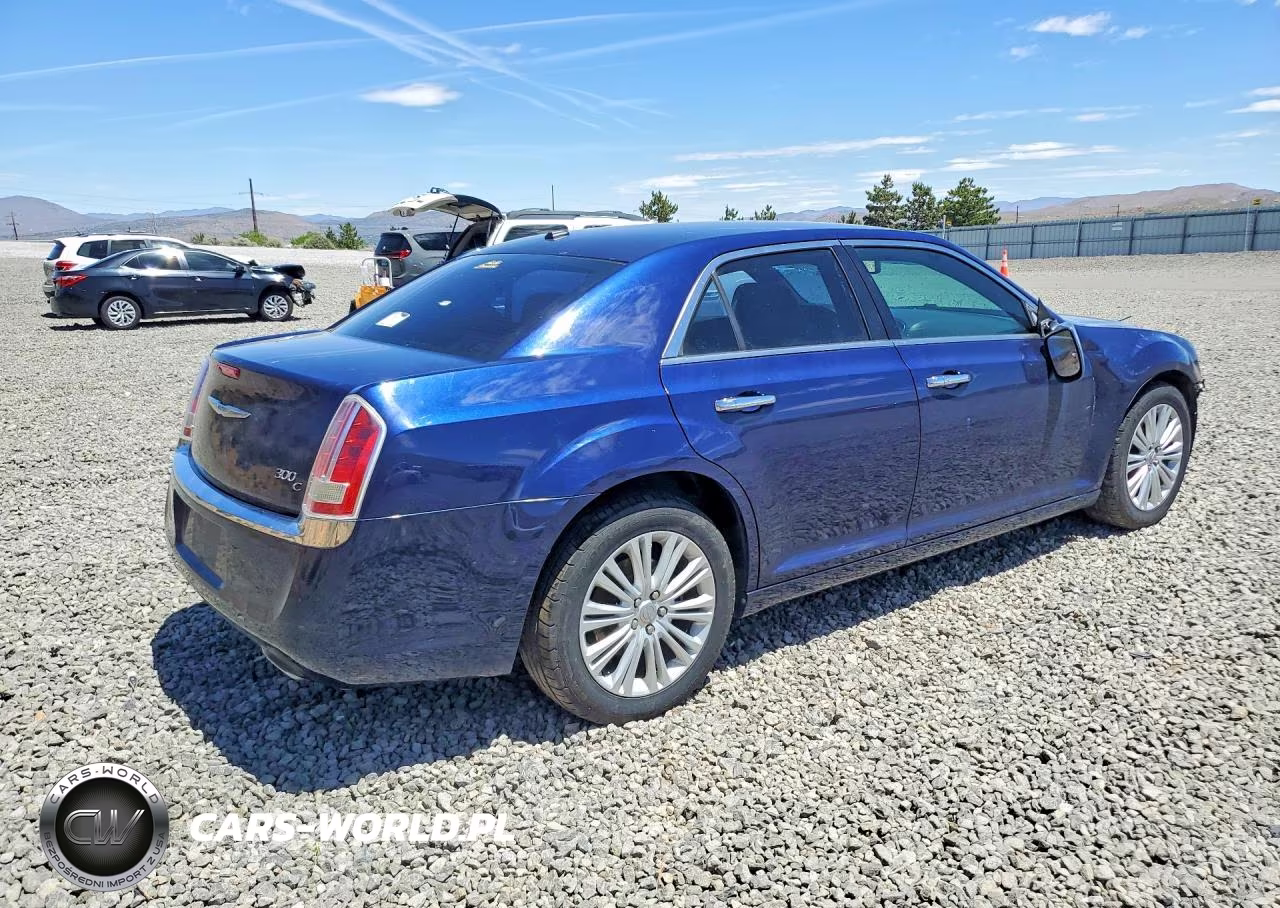 2014 Chrysler 300C VIN:2C3CCAKG8EH260450 - 3