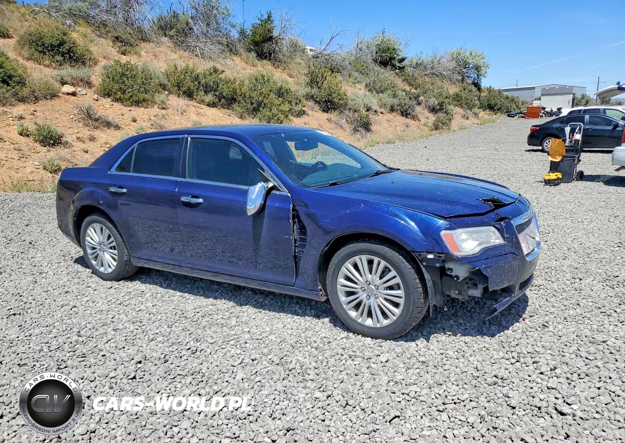 2014 Chrysler 300C VIN:2C3CCAKG8EH260450 - 4
