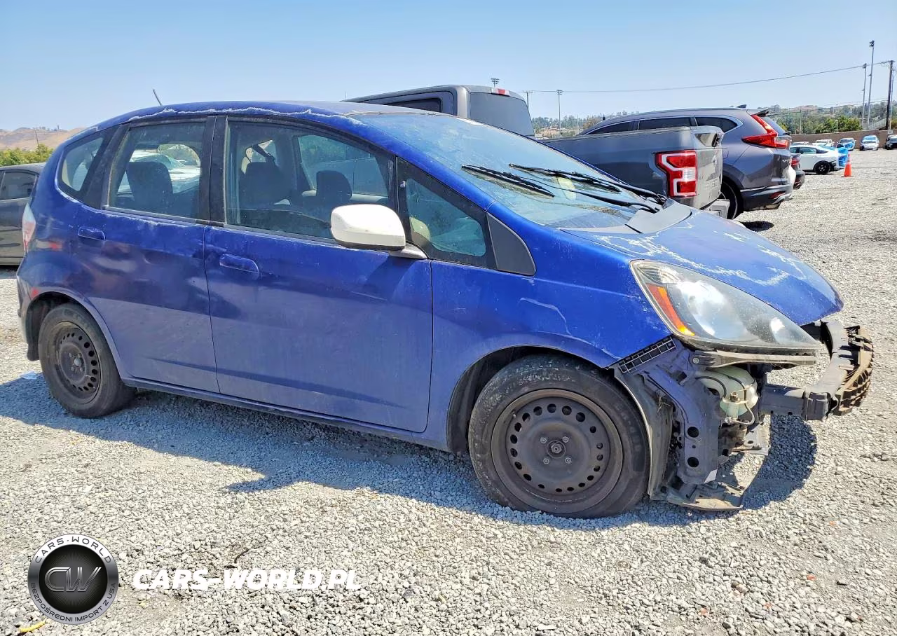 2012 Honda Fit VIN:JHMGE8H33CC031967 - 4