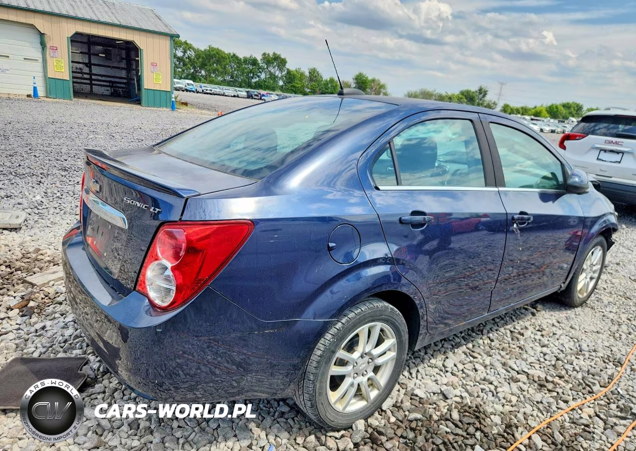 2015 Chevrolet Sonic Lt VIN:1G1JC5SH2F4165991 - 3