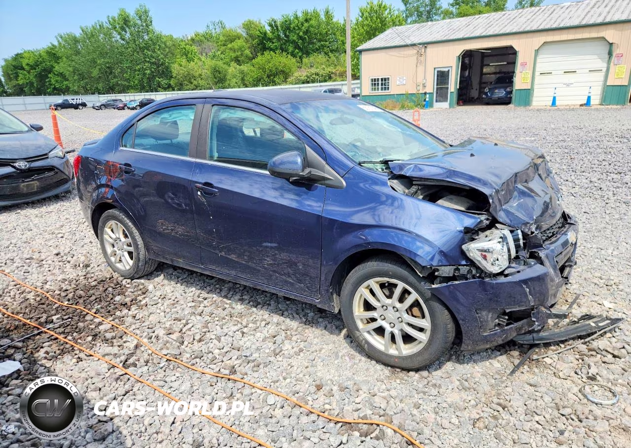 2015 Chevrolet Sonic Lt VIN:1G1JC5SH2F4165991 - 4