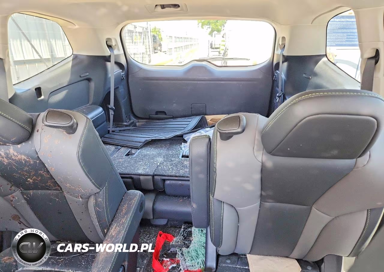 2024 Subaru Ascent Onyx Edition VIN:4S4WMAHD3R3408995 - 10