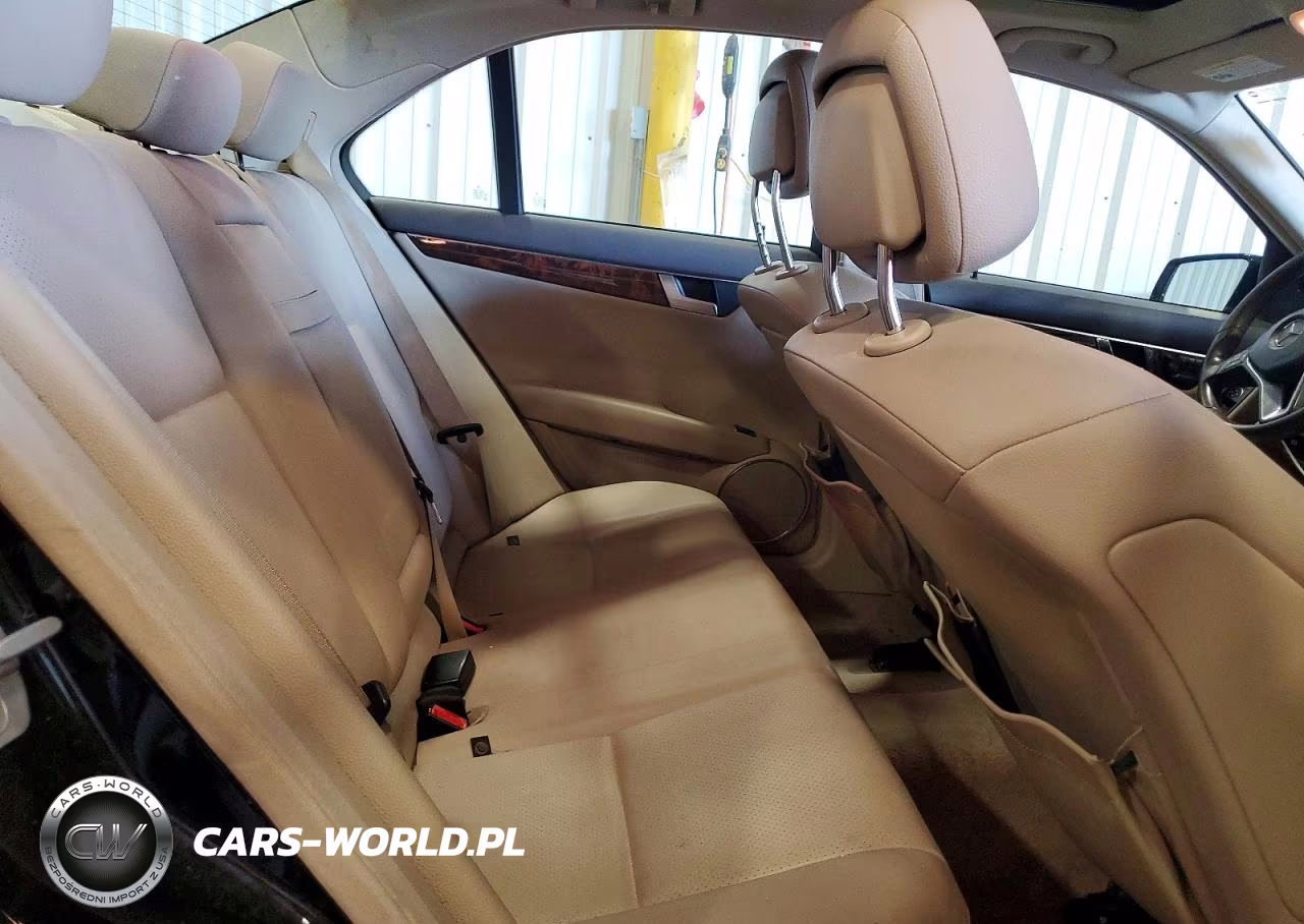 2012 Mercedes-Benz C 300 4Matic VIN:WDDGF8BB2CF874867 - 11