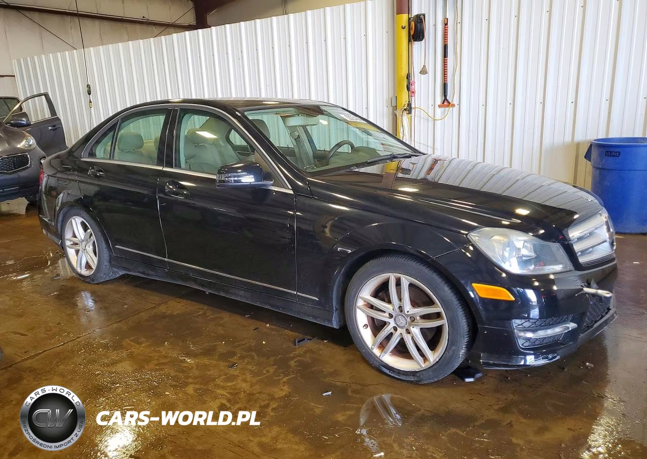 2012 Mercedes-Benz C 300 4Matic VIN:WDDGF8BB2CF874867 - 4