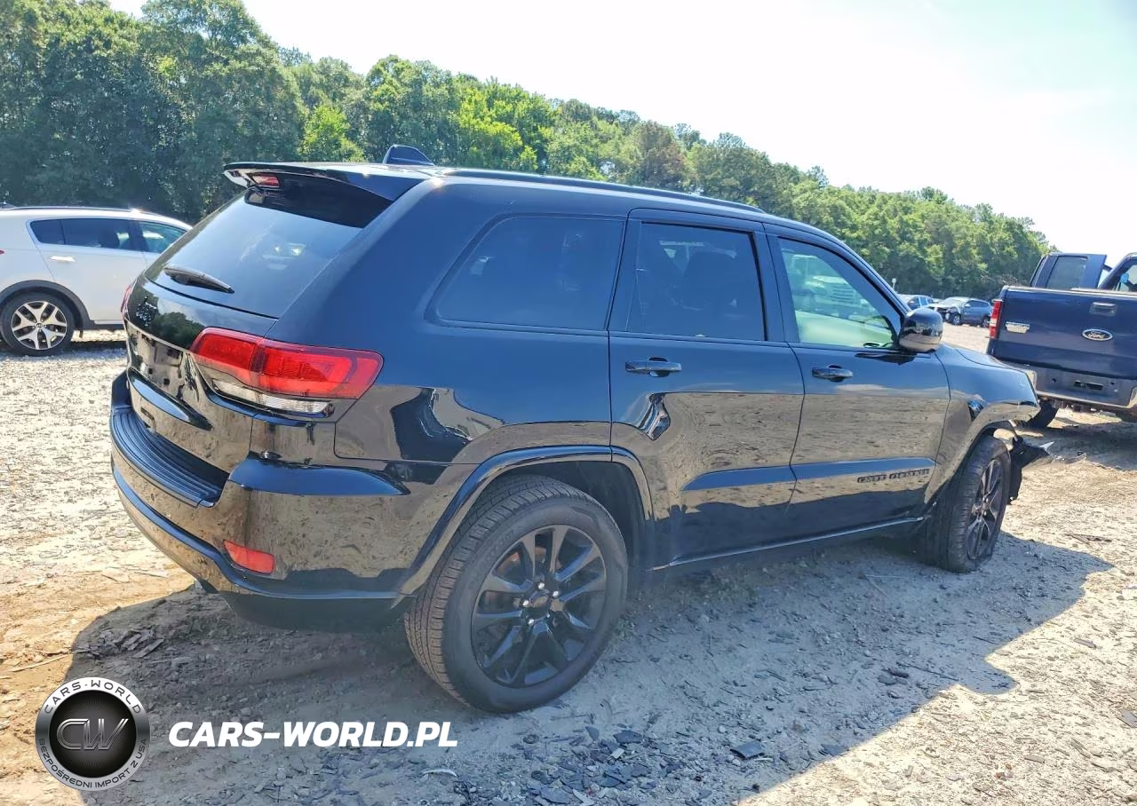 2020 Jeep Grand Cherokee Laredo VIN:1C4RJEAGXLC429548 - 3