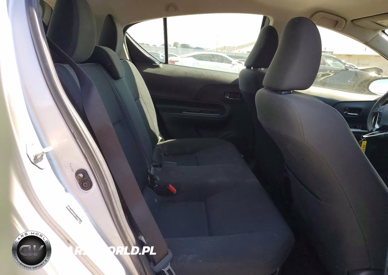 2018 Toyota Prius C Two VIN:JTDKDTB35J1600515 - 10