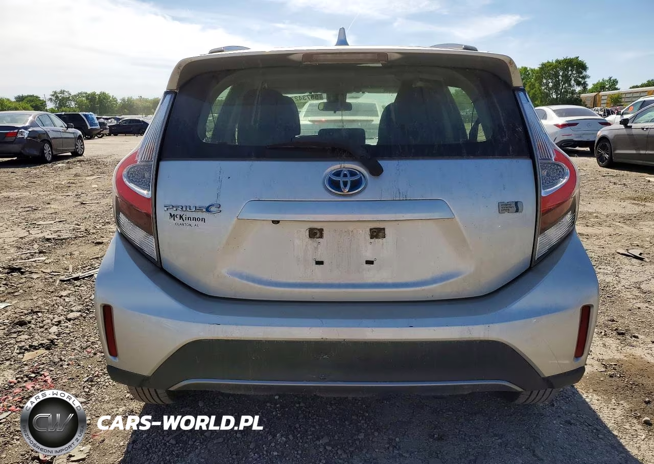 2018 Toyota Prius C Two VIN:JTDKDTB35J1600515 - 6