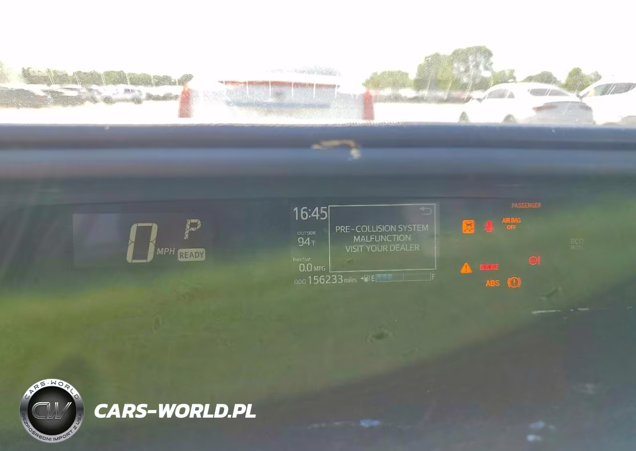 2018 Toyota Prius C Two VIN:JTDKDTB35J1600515 - 9