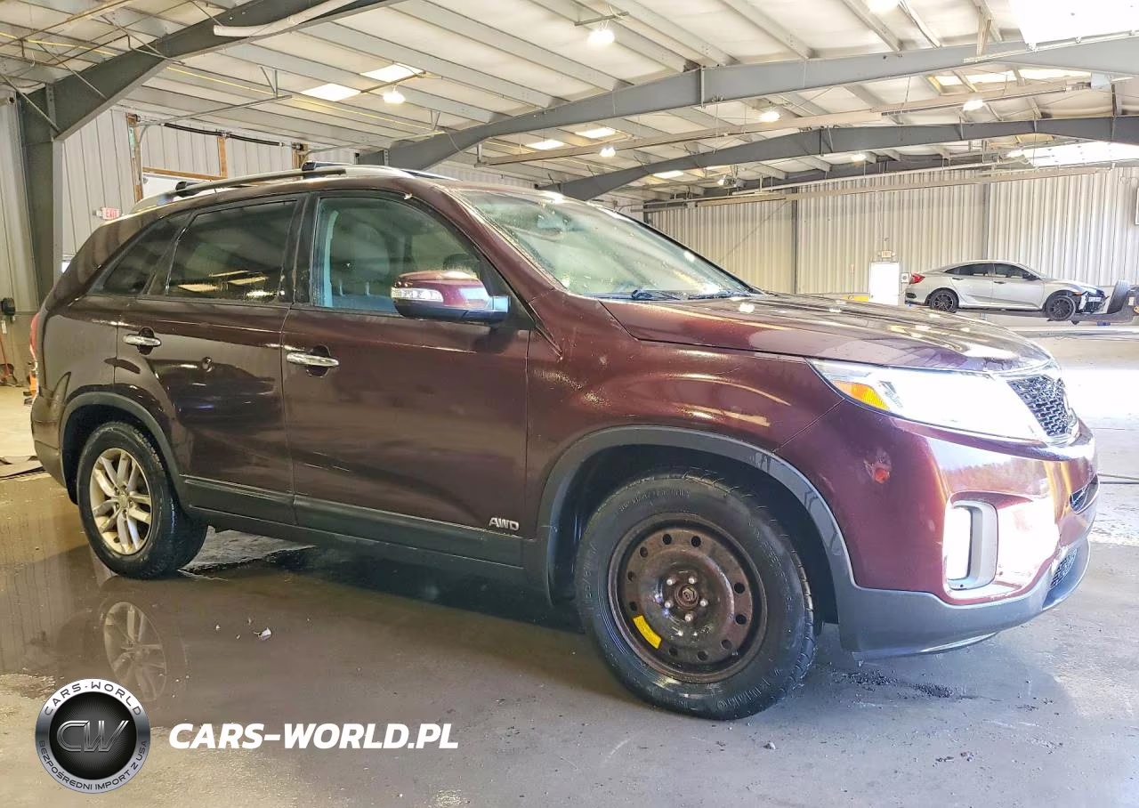 2014 Kia Sorento Lx VIN:5XYKTCA66EG455599 - 4