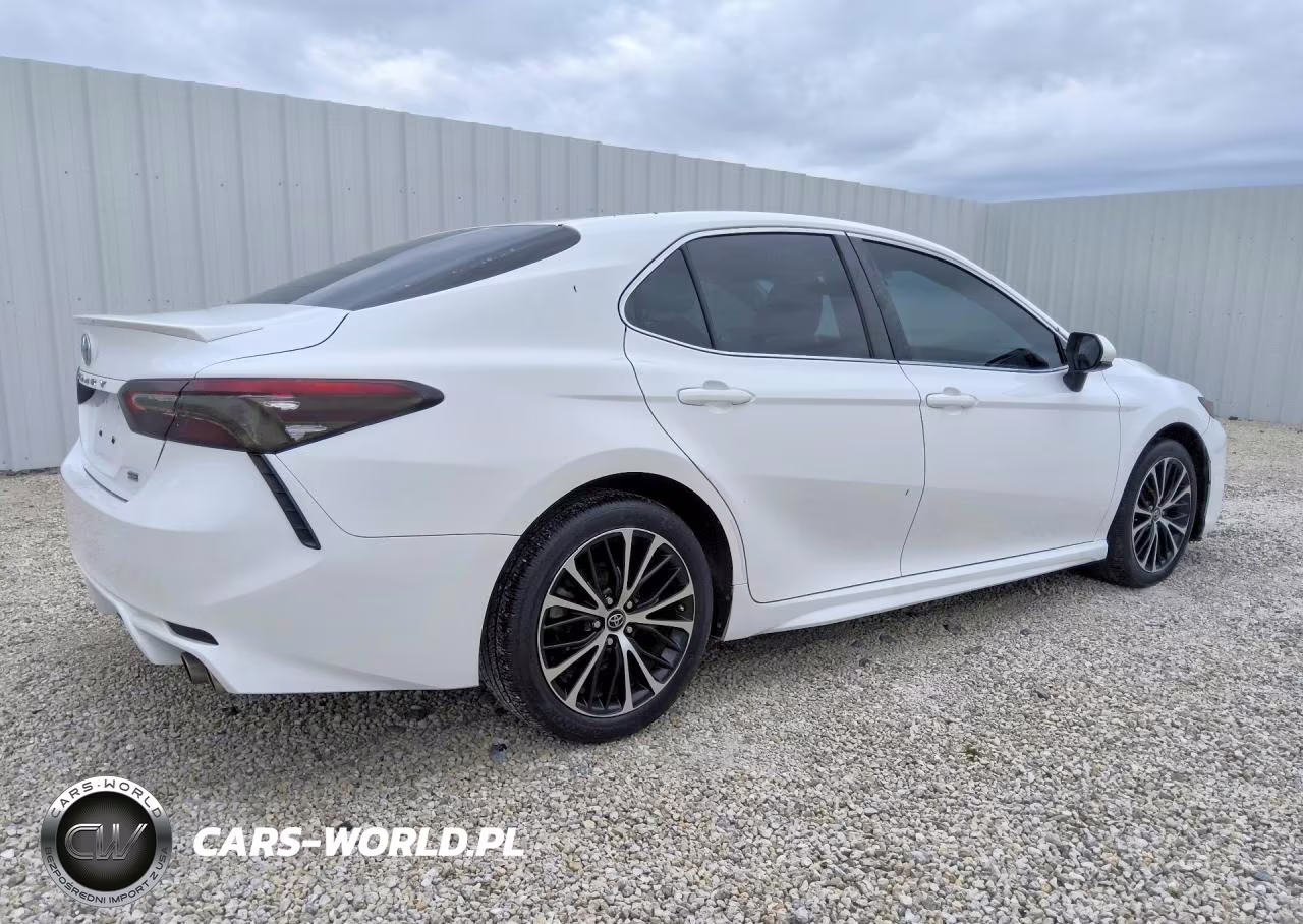2018 Toyota Camry Se VIN:4T1B11HK6JU135846 - 3