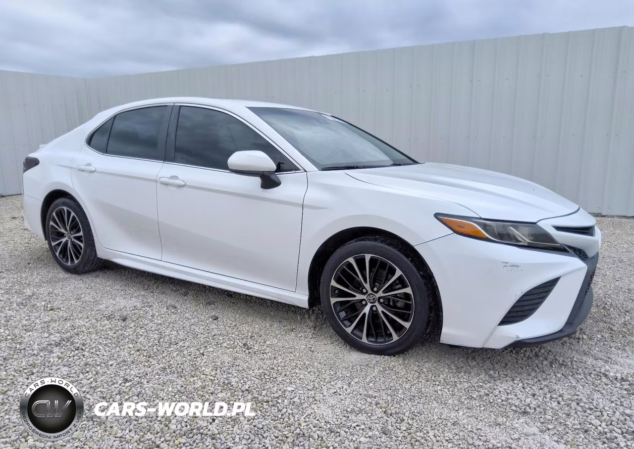 2018 Toyota Camry Se VIN:4T1B11HK6JU135846 - 4