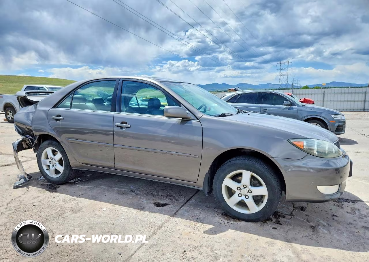 2005 Toyota Camry Standard VIN:4T1BE32K15U942371 - 4