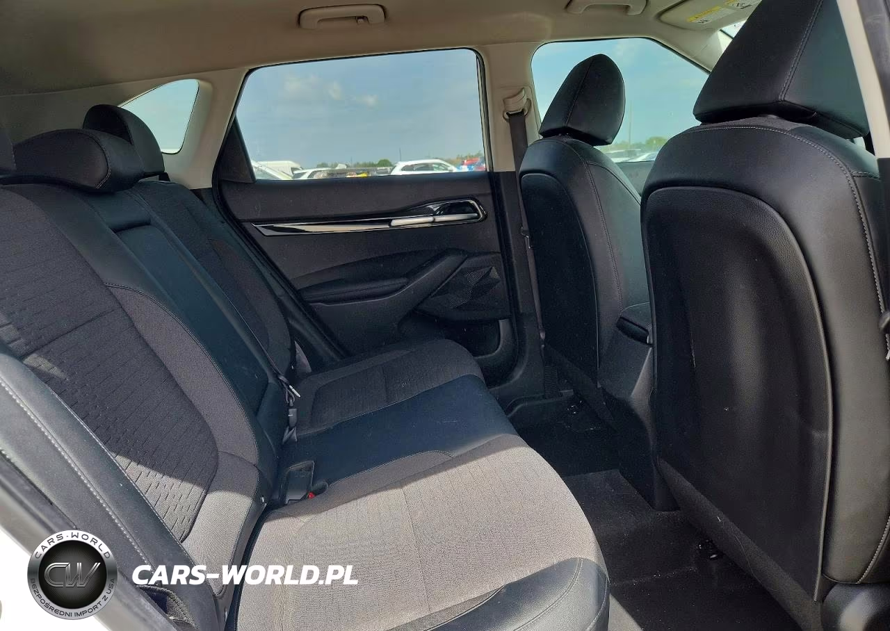 2021 Kia Seltos S VIN:KNDEUCA23M7140049 - 11