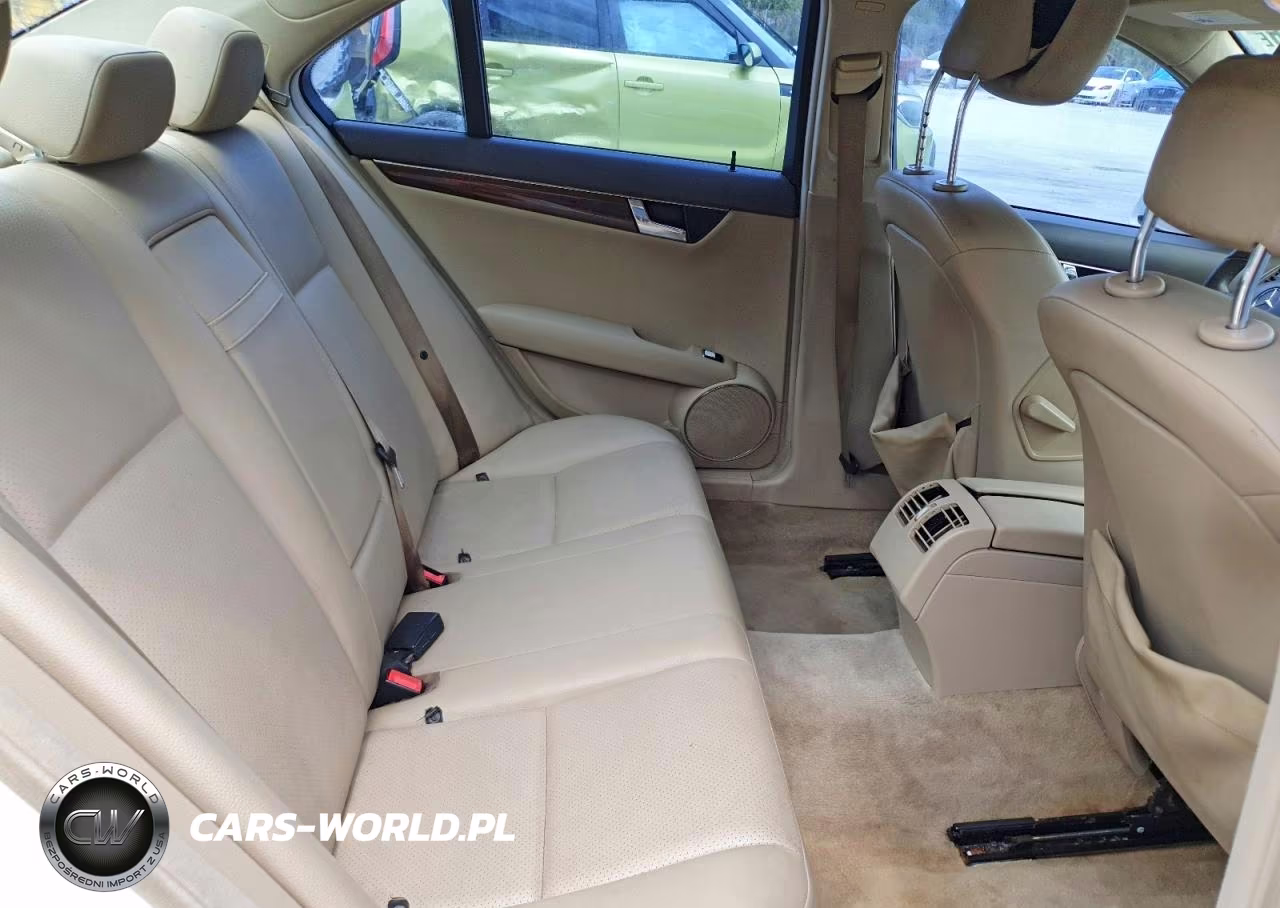 2010 Mercedes-Benz C 300 VIN:WDDGF5EB6AF376176 - 10
