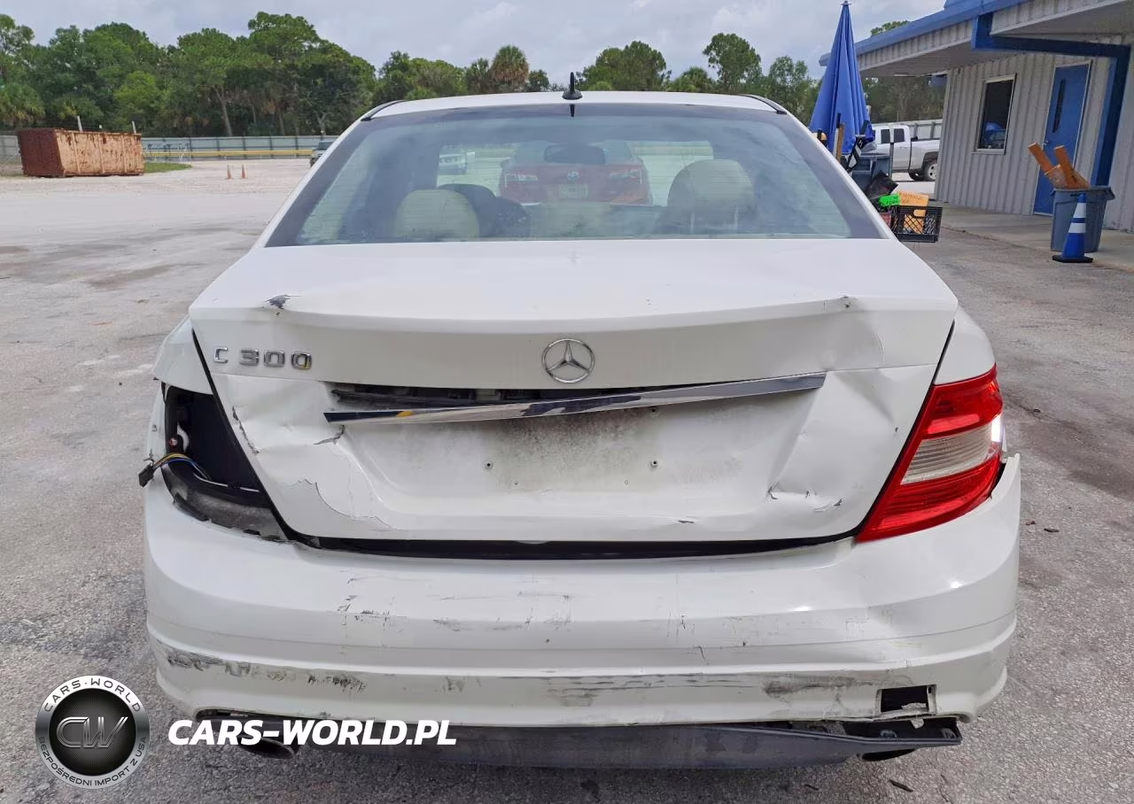 2010 Mercedes-Benz C 300 VIN:WDDGF5EB6AF376176 - 6
