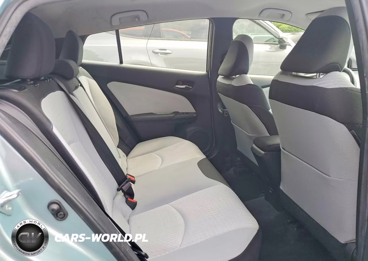 2016 Toyota Prius Three VIN:JTDKARFU6G3005975 - 10