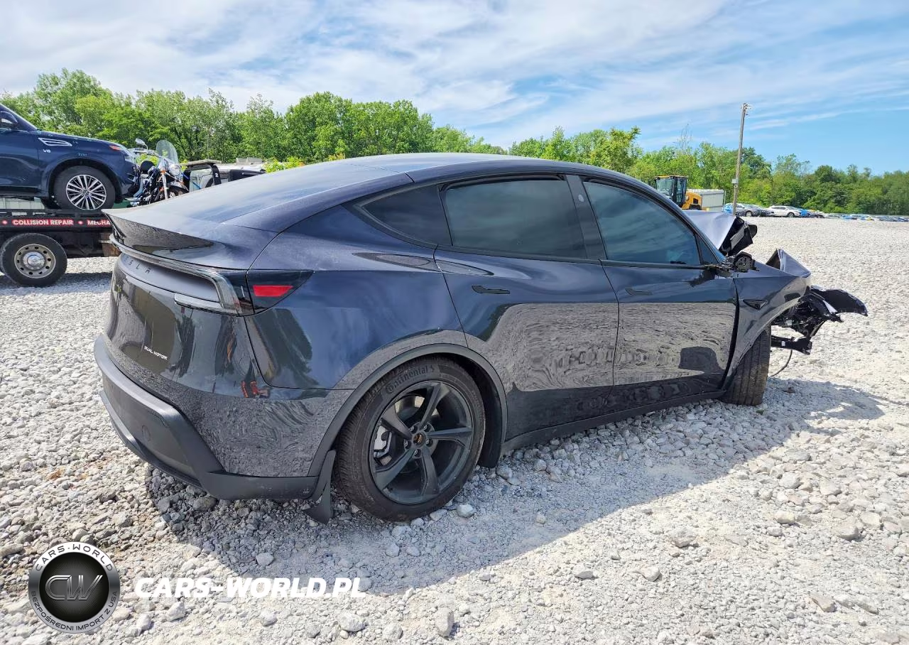 2026 Tesla Model Y VIN:7SAYGDEE9TF372682 - 3