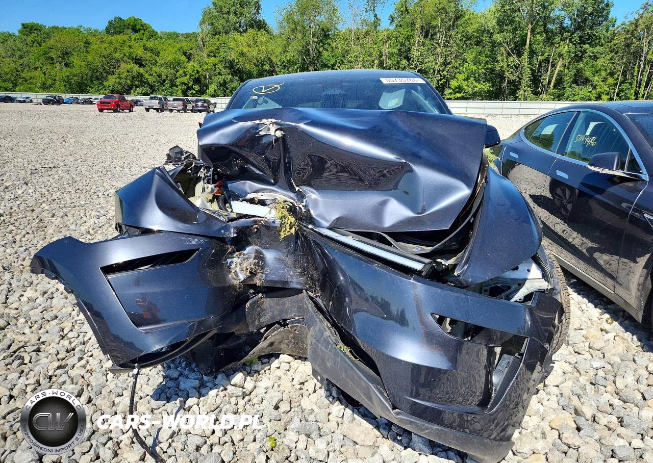 2026 Tesla Model Y VIN:7SAYGDEE9TF372682 - 5