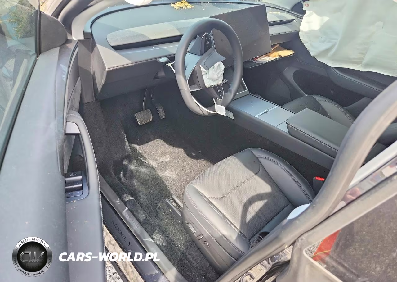 2026 Tesla Model Y VIN:7SAYGDEE9TF372682 - 8
