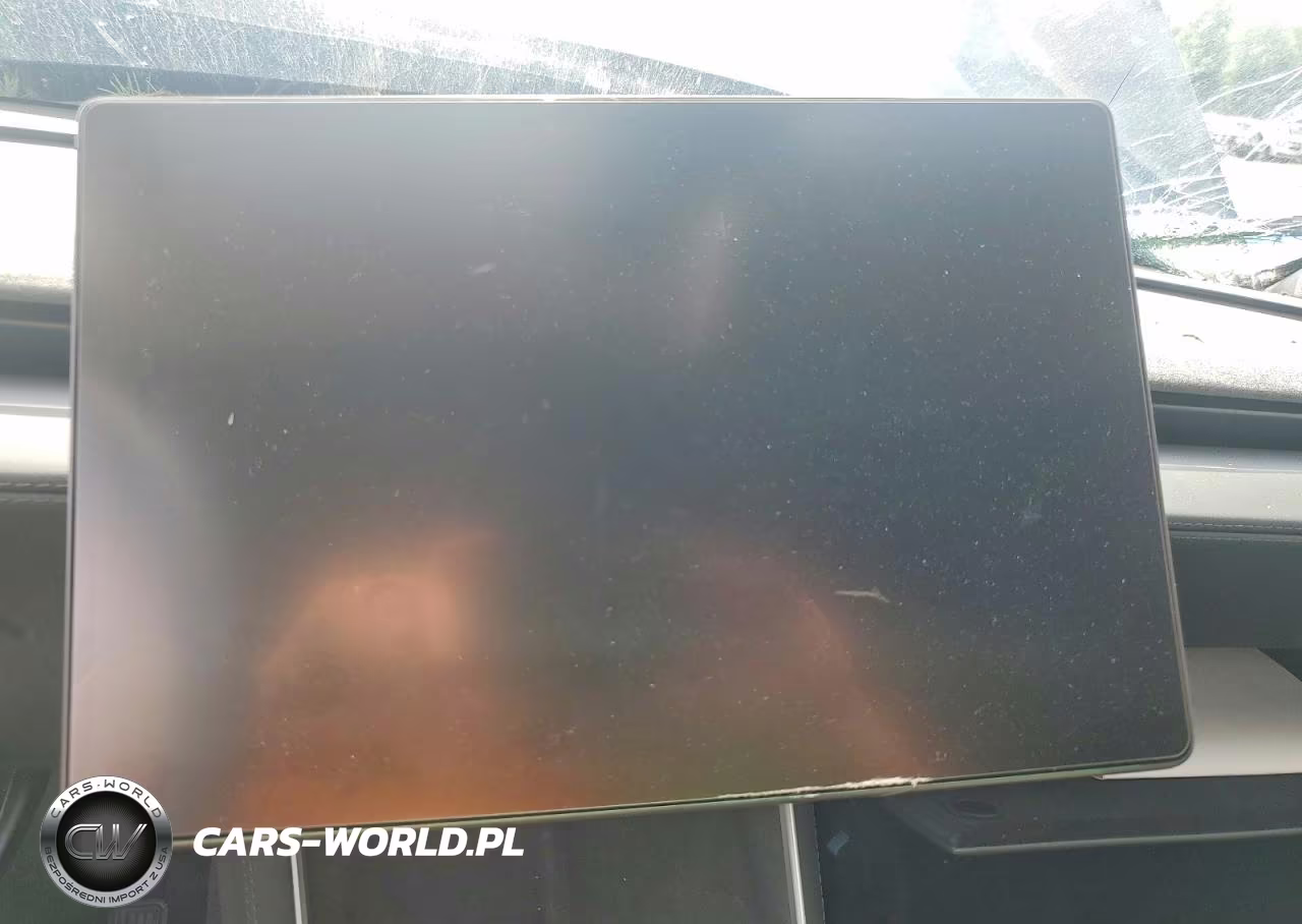 2026 Tesla Model Y VIN:7SAYGDEE9TF372682 - 9