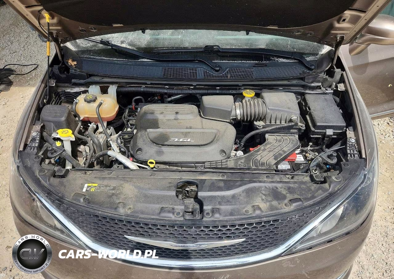 2018 Chrysler Pacifica Touring L VIN:2C4RC1BG4JR152059 - 12