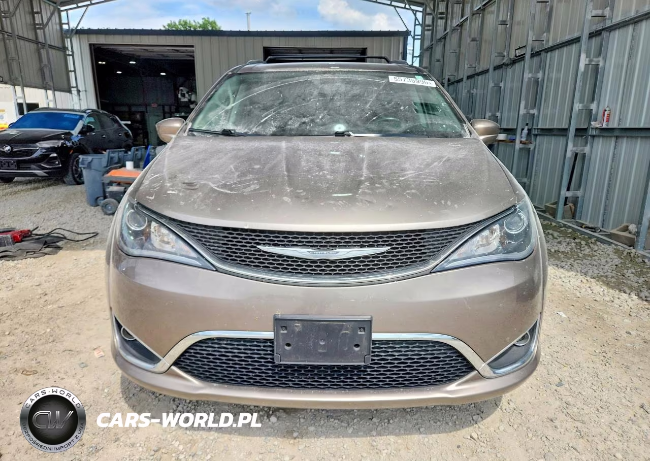 2018 Chrysler Pacifica Touring L VIN:2C4RC1BG4JR152059 - 5