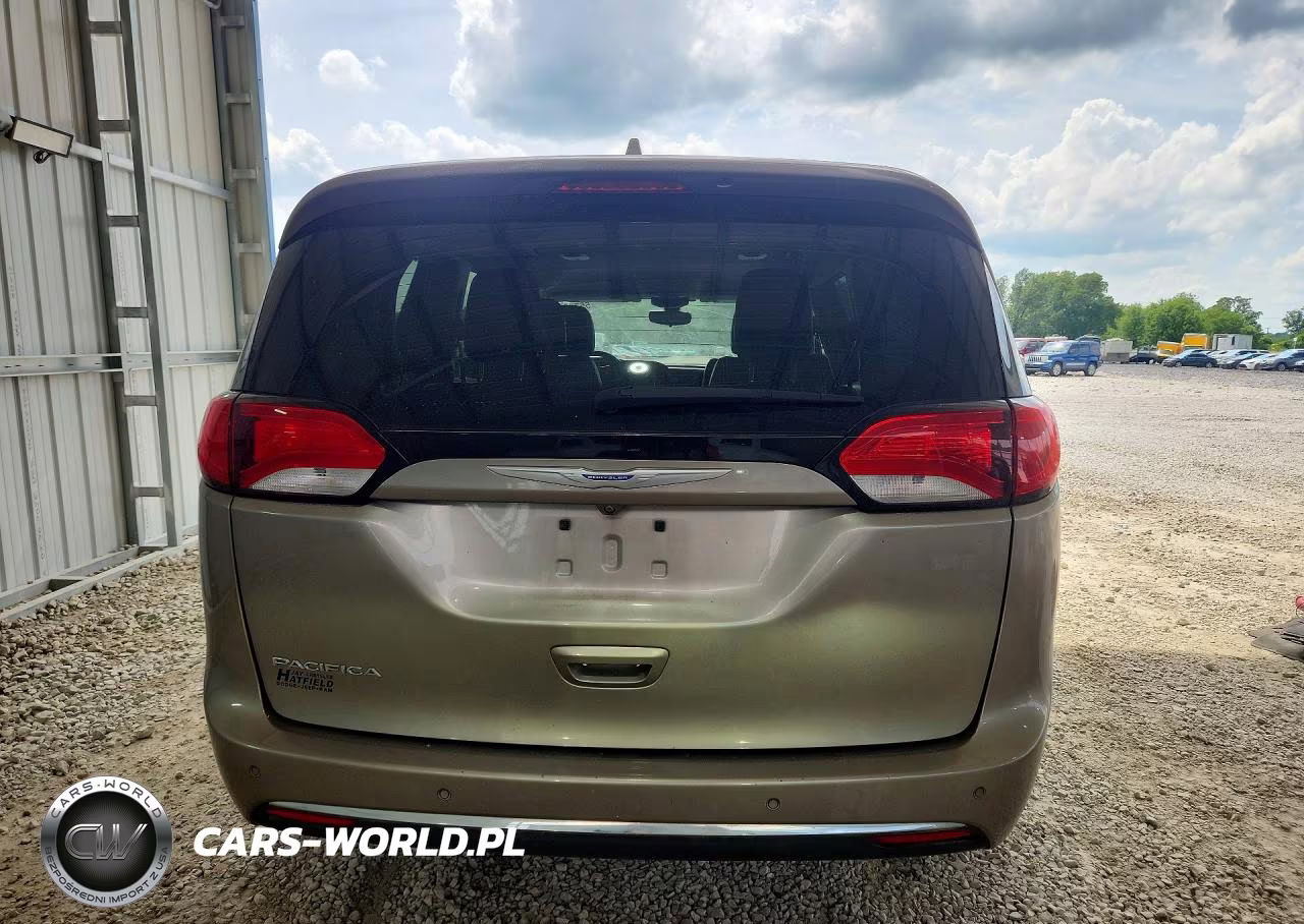 2018 Chrysler Pacifica Touring L VIN:2C4RC1BG4JR152059 - 6