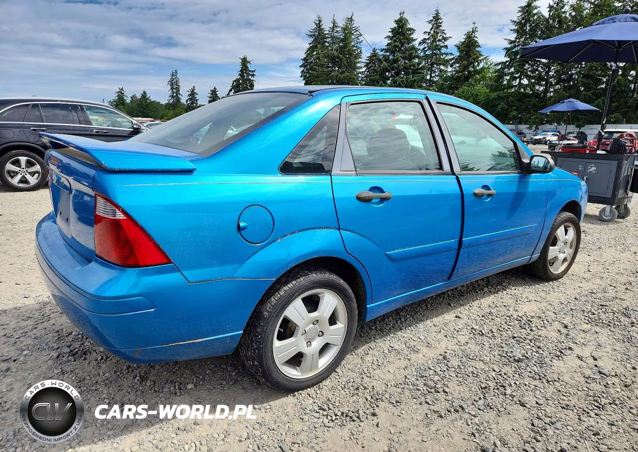 2007 Ford Focus Zx4 VIN:1FAFP34NX7W235645 - 3