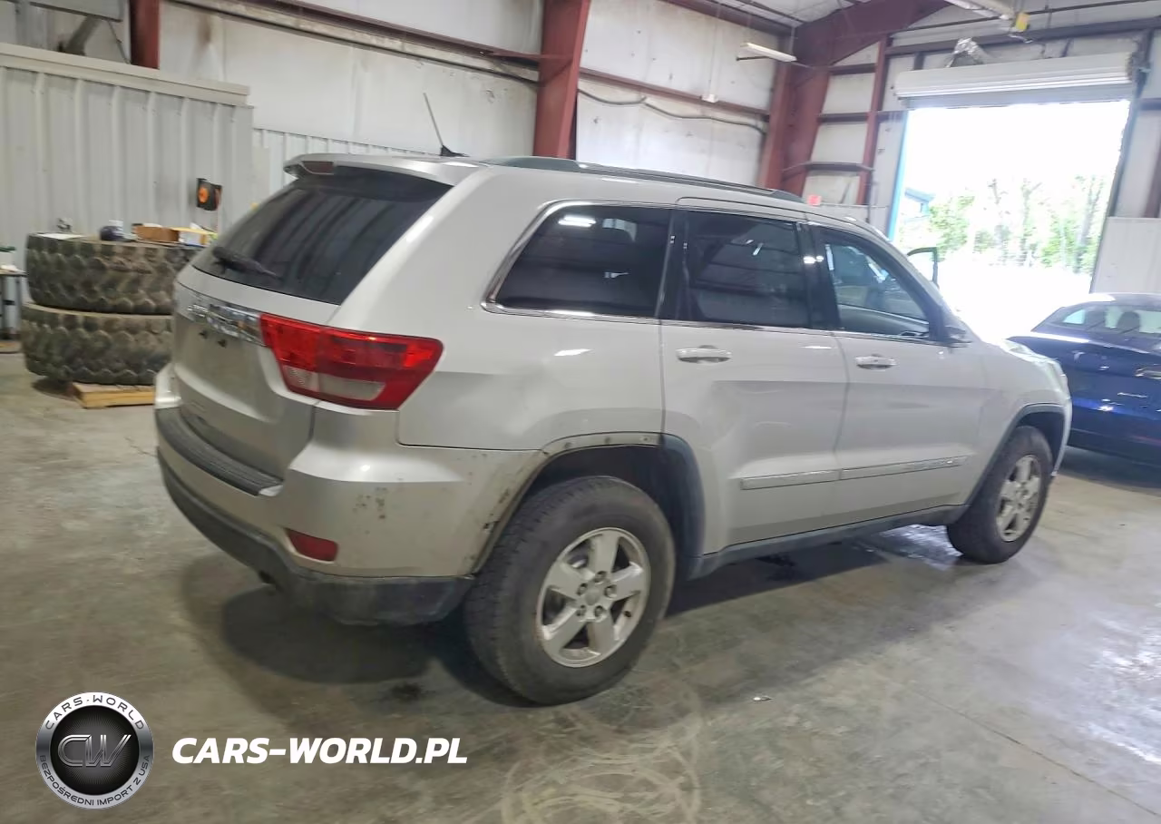 2011 Jeep Grand Cherokee Laredo VIN:1J4RR4GG4BC600524 - 3