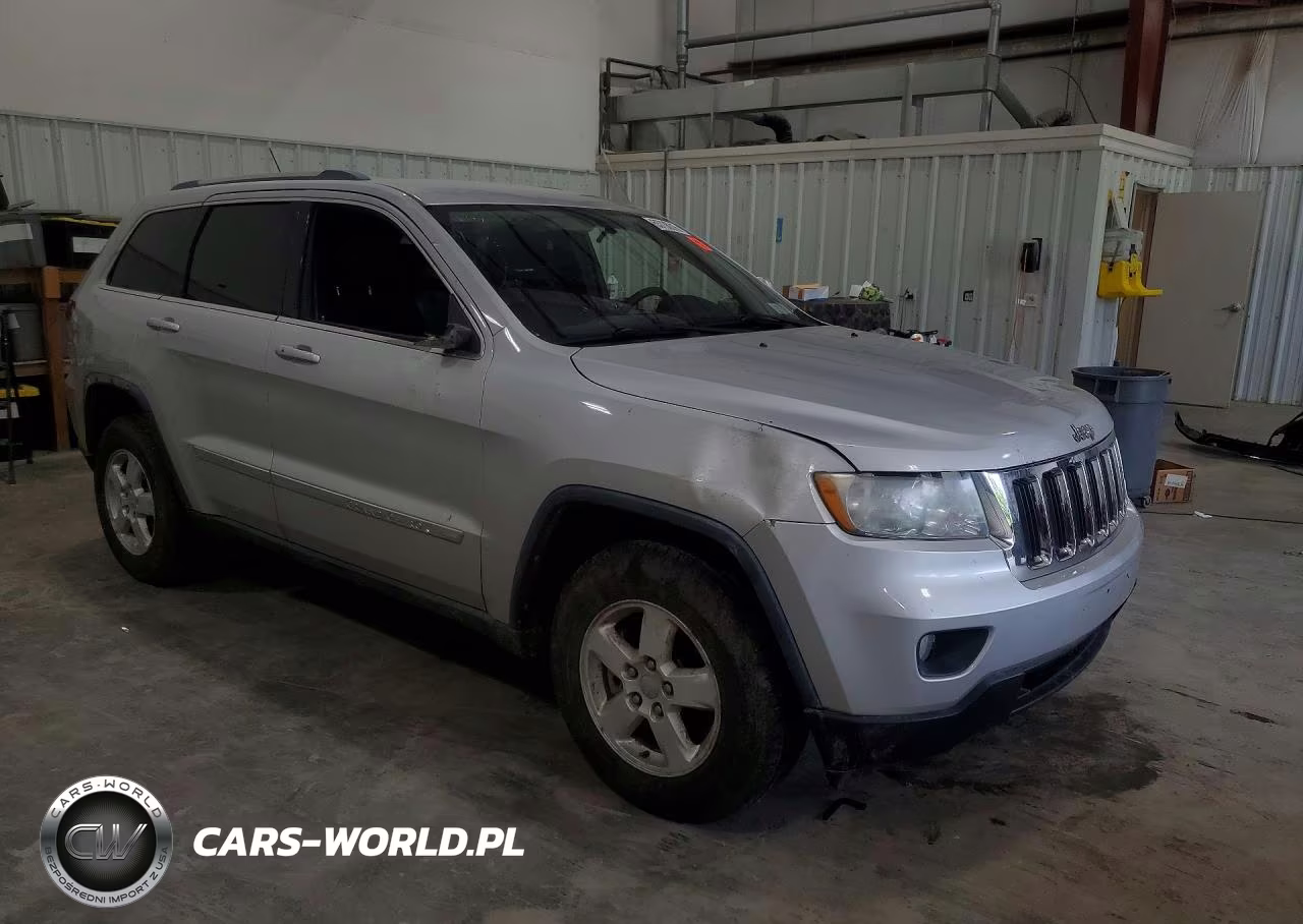 2011 Jeep Grand Cherokee Laredo VIN:1J4RR4GG4BC600524 - 4
