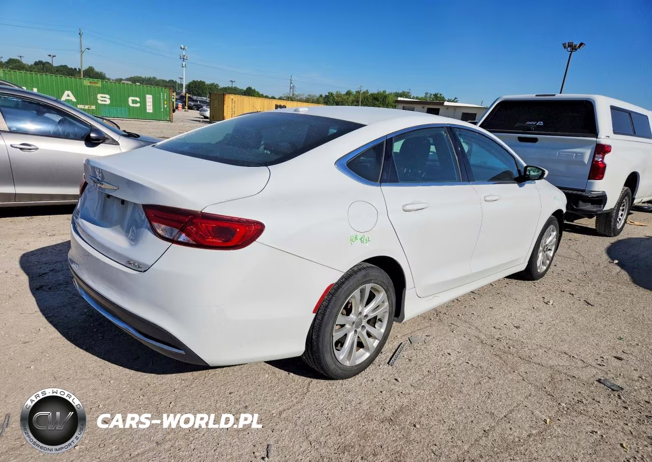 2015 Chrysler 200 Limited VIN:1C3CCCABXFN688076 - 3