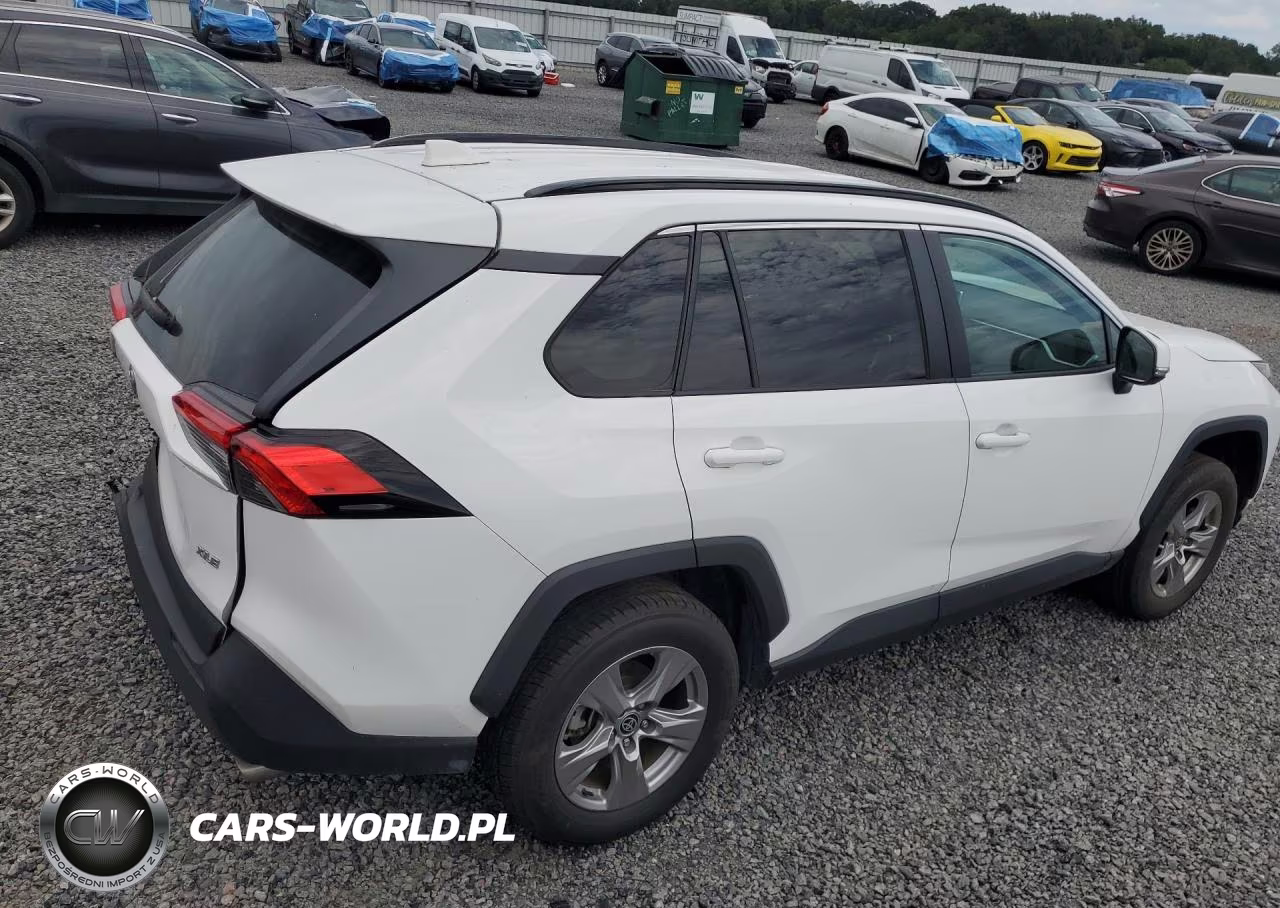 2023 Toyota Rav4 Xle VIN:2T3W1RFV0PC240302 - 3